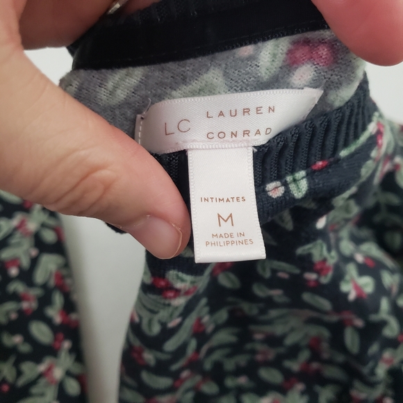 LC Lauren Conrad Holiday Holly Berry Pajamas Set Women's Size Medium - Picture 3 of 13